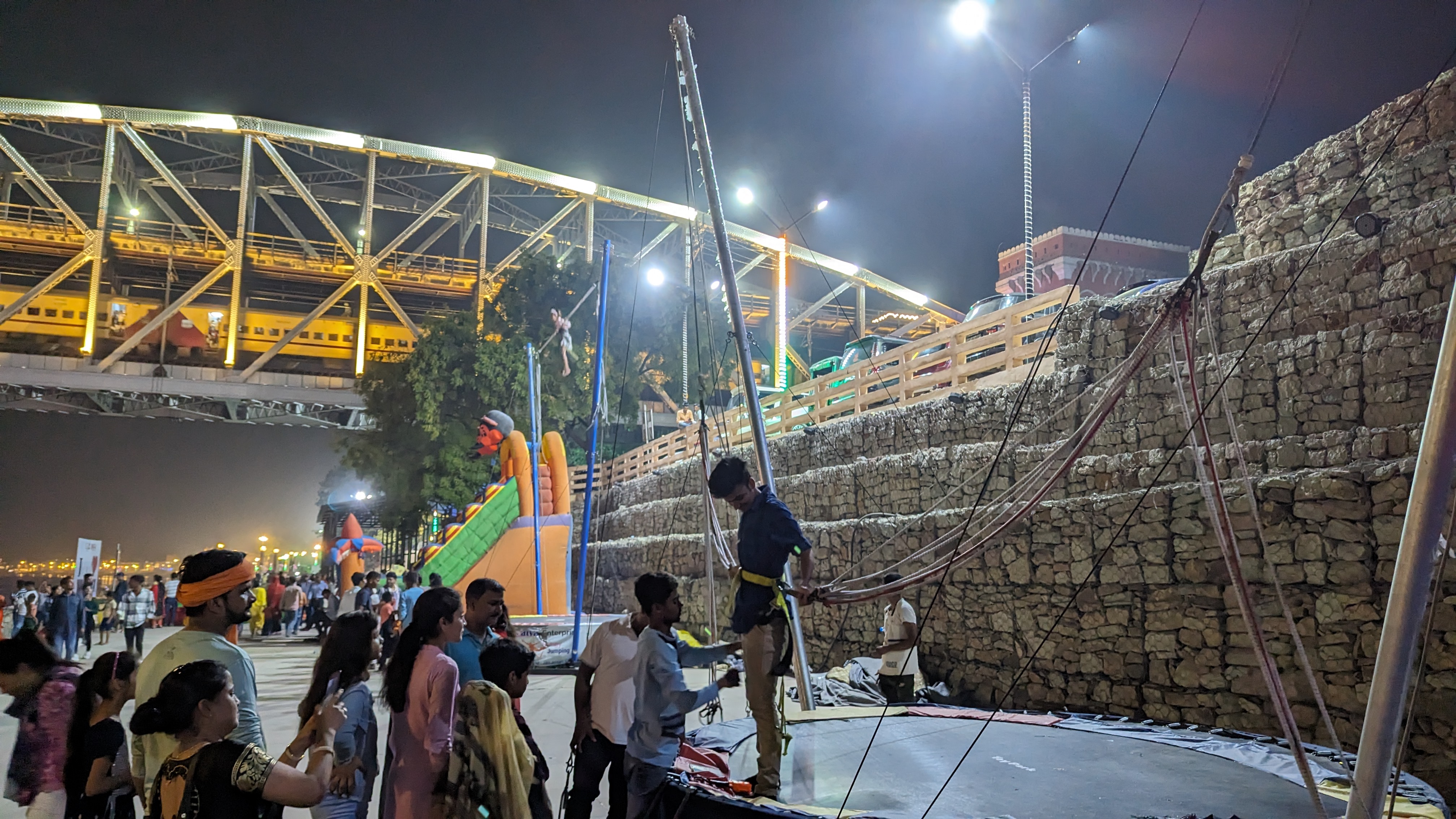 Bungee trampoline