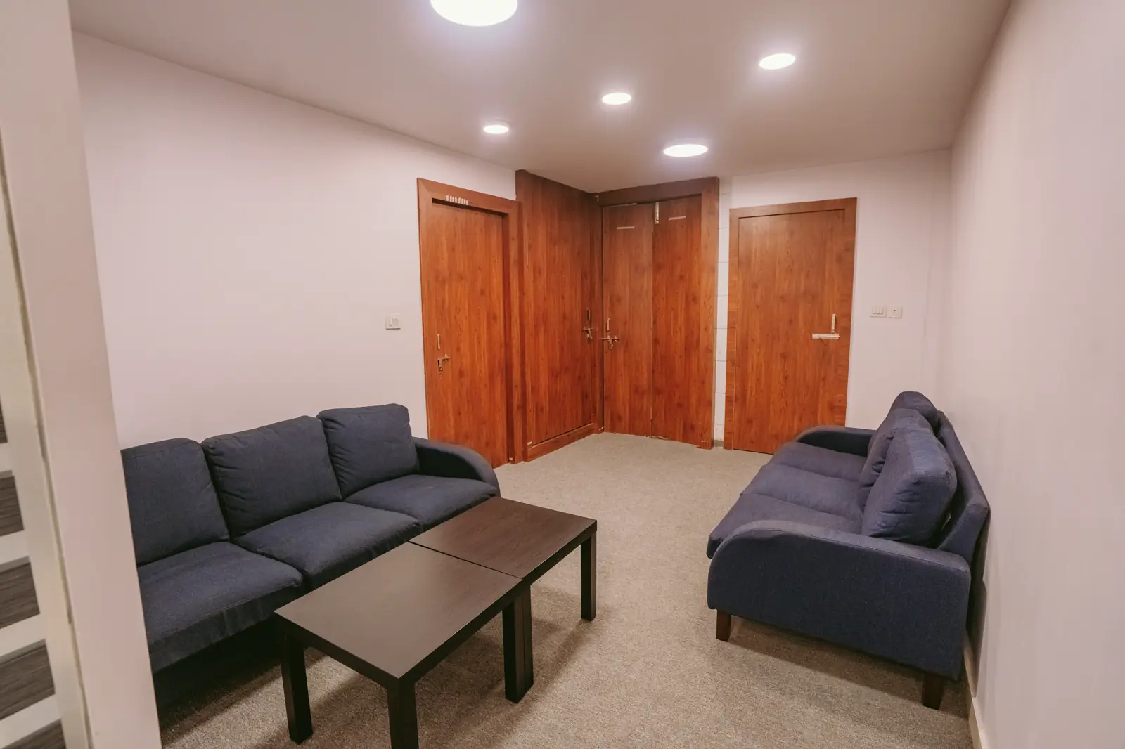 Modern clinic lounge interior designers