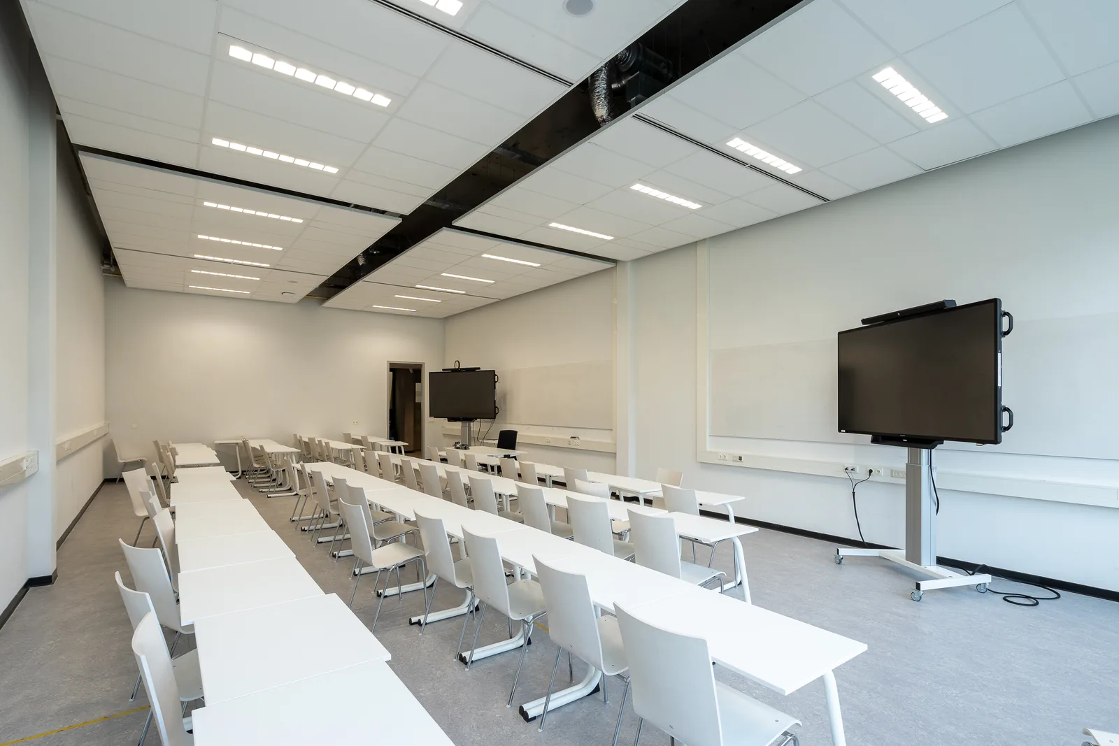Public service interior fit-out by Candidscape